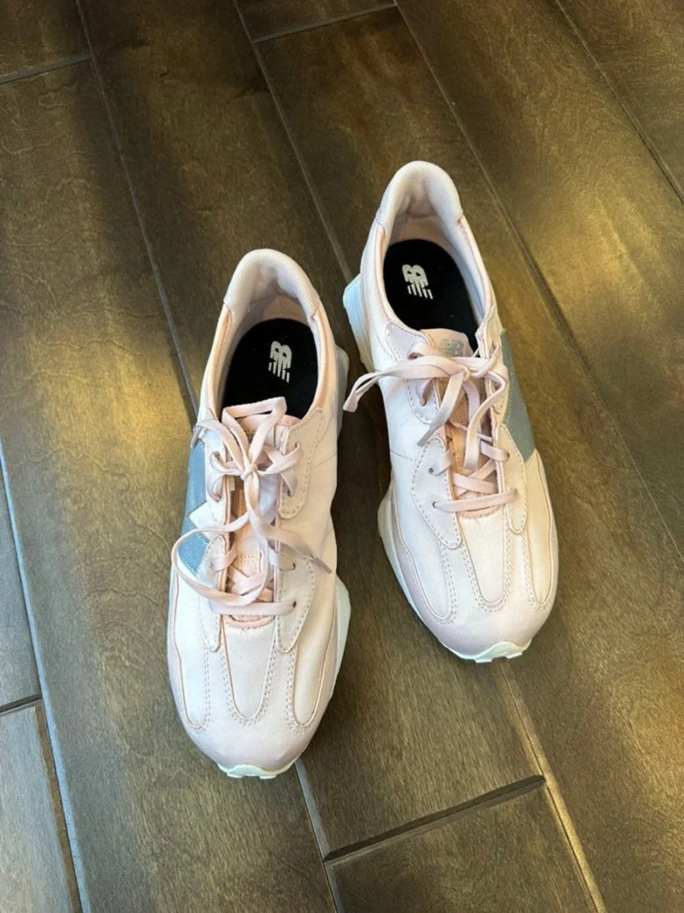 NEW BALANCE SNEAKERS